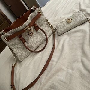 Michael Kors Hamilton bag with matching wallet